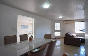 Casa com 220m², 3 dormitórios no bairro Parque Santa Fé em Porto Alegre para Alugar