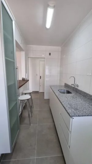 Apartamento com 64m², 2 dormitórios no bairro Higienópolis em Porto Alegre para Alugar