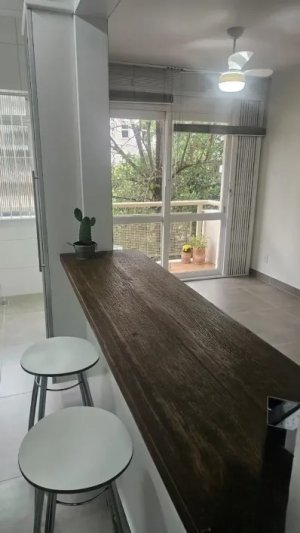 Apartamento com 64m², 2 dormitórios no bairro Higienópolis em Porto Alegre para Alugar