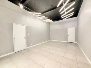 Loja com 36m² no bairro Auxiliadora em Porto Alegre para Alugar