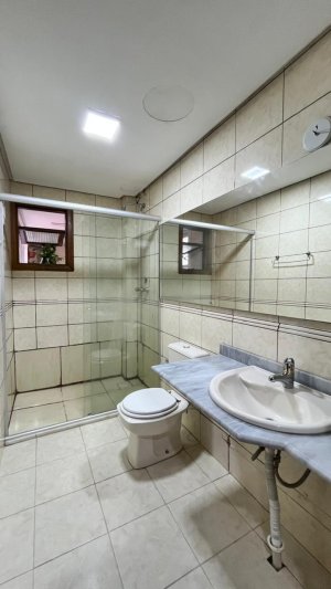 Apartamento com 110m², 3 dormitórios no bairro Passo da Areia em Porto Alegre para Alugar