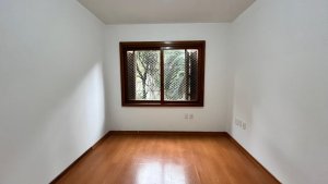 Apartamento com 110m², 3 dormitórios no bairro Passo da Areia em Porto Alegre para Alugar