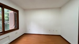 Apartamento com 110m², 3 dormitórios no bairro Passo da Areia em Porto Alegre para Alugar