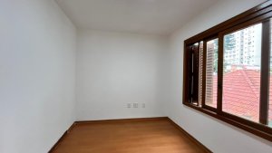 Apartamento com 110m², 3 dormitórios no bairro Passo da Areia em Porto Alegre para Alugar