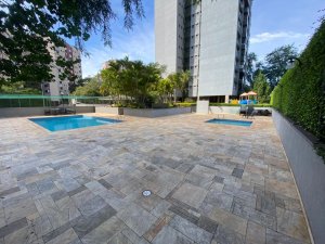 Apartamento com 209m², 3 dormitórios no bairro Chácara das Pedras em Porto Alegre para Alugar