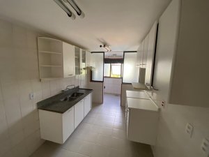 Apartamento com 209m², 3 dormitórios no bairro Chácara das Pedras em Porto Alegre para Alugar