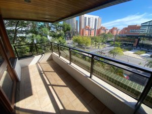Apartamento com 209m², 3 dormitórios no bairro Chácara das Pedras em Porto Alegre para Alugar