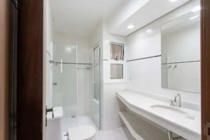 Casa com 450m², 4 dormitórios no bairro Cristal em Porto Alegre para Alugar