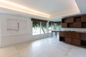 Casa com 450m², 4 dormitórios no bairro Cristal em Porto Alegre para Alugar