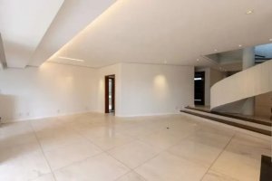 Casa com 450m², 4 dormitórios no bairro Cristal em Porto Alegre para Alugar
