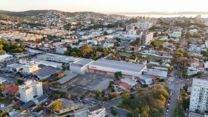 Loja com 47m² no bairro Camaquã em Porto Alegre para Alugar