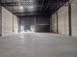 Loja com 150m² no bairro Camaquã em Porto Alegre para Alugar