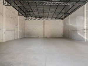 Loja com 150m² no bairro Camaquã em Porto Alegre para Alugar