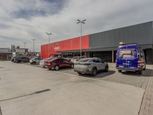 Loja com 150m² no bairro Camaquã em Porto Alegre para Alugar