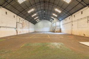 Depósito com 600m² no bairro Navegantes em Porto Alegre para Alugar