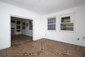 Casa com 240m², 4 dormitórios no bairro Petrópolis em Porto Alegre para Alugar