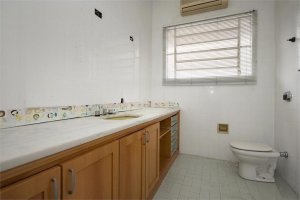 Casa com 240m², 4 dormitórios no bairro Petrópolis em Porto Alegre para Alugar