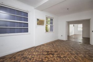 Casa com 240m², 4 dormitórios no bairro Petrópolis em Porto Alegre para Alugar