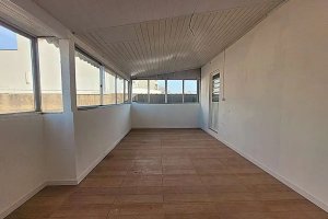 Casa com 240m², 3 dormitórios no bairro Azenha em Porto Alegre para Alugar