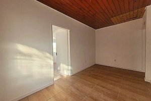 Casa com 240m², 3 dormitórios no bairro Azenha em Porto Alegre para Alugar