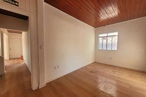 Casa com 240m², 3 dormitórios no bairro Azenha em Porto Alegre para Alugar