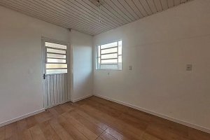 Casa com 240m², 3 dormitórios no bairro Azenha em Porto Alegre para Alugar