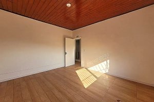 Casa com 240m², 3 dormitórios no bairro Azenha em Porto Alegre para Alugar