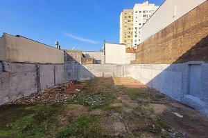 Casa com 240m², 3 dormitórios no bairro Azenha em Porto Alegre para Alugar