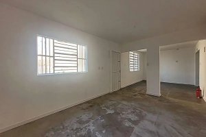 Casa com 240m², 3 dormitórios no bairro Azenha em Porto Alegre para Alugar