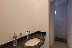 Casa com 240m², 3 dormitórios no bairro Azenha em Porto Alegre para Alugar