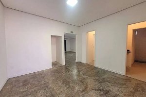 Casa com 240m², 3 dormitórios no bairro Azenha em Porto Alegre para Alugar