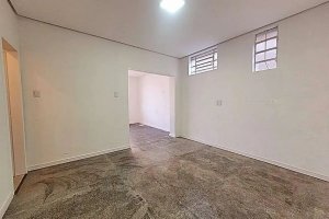 Casa com 240m², 3 dormitórios no bairro Azenha em Porto Alegre para Alugar