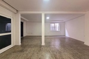 Casa com 240m², 3 dormitórios no bairro Azenha em Porto Alegre para Alugar