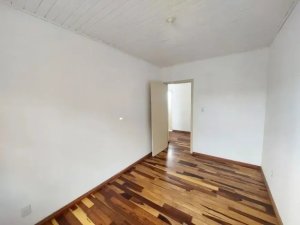Casa com 90m², 2 dormitórios no bairro Medianeira em Porto Alegre para Alugar