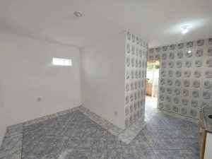 Casa com 90m², 2 dormitórios no bairro Medianeira em Porto Alegre para Alugar