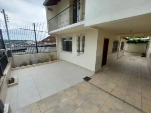 Casa com 90m², 2 dormitórios no bairro Medianeira em Porto Alegre para Alugar
