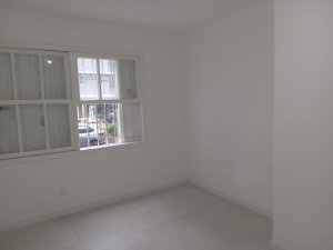 Apartamento com 75m², 2 dormitórios no bairro Petrópolis em Porto Alegre para Alugar