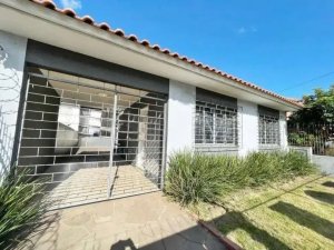 Casa com 163m², 3 dormitórios no bairro São Sebastião em Porto Alegre para Alugar