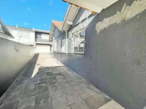 Casa com 163m², 3 dormitórios no bairro São Sebastião em Porto Alegre para Alugar