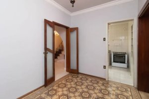 Casa com 310m², 3 dormitórios no bairro Menino Deus em Porto Alegre para Alugar