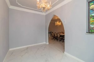 Casa com 310m², 3 dormitórios no bairro Menino Deus em Porto Alegre para Alugar