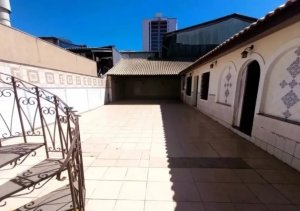 Casa com 310m², 3 dormitórios no bairro Menino Deus em Porto Alegre para Alugar