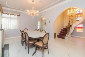 Casa com 310m², 3 dormitórios no bairro Menino Deus em Porto Alegre para Alugar