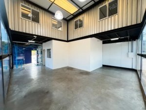 Prédio Comercial no bairro Navegantes em Porto Alegre para Alugar