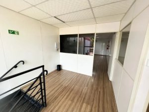 Prédio Comercial no bairro Navegantes em Porto Alegre para Alugar