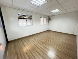 Prédio Comercial no bairro Navegantes em Porto Alegre para Alugar