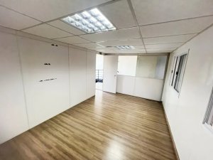 Prédio Comercial no bairro Navegantes em Porto Alegre para Alugar