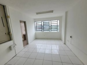 Depósito com 512m² no bairro Sarandi em Porto Alegre para Alugar