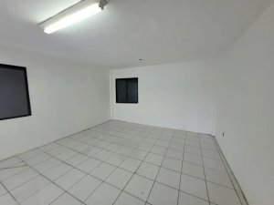 Depósito com 512m² no bairro Sarandi em Porto Alegre para Alugar