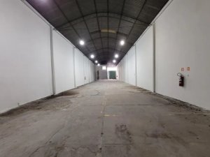 Depósito com 512m² no bairro Sarandi em Porto Alegre para Alugar
